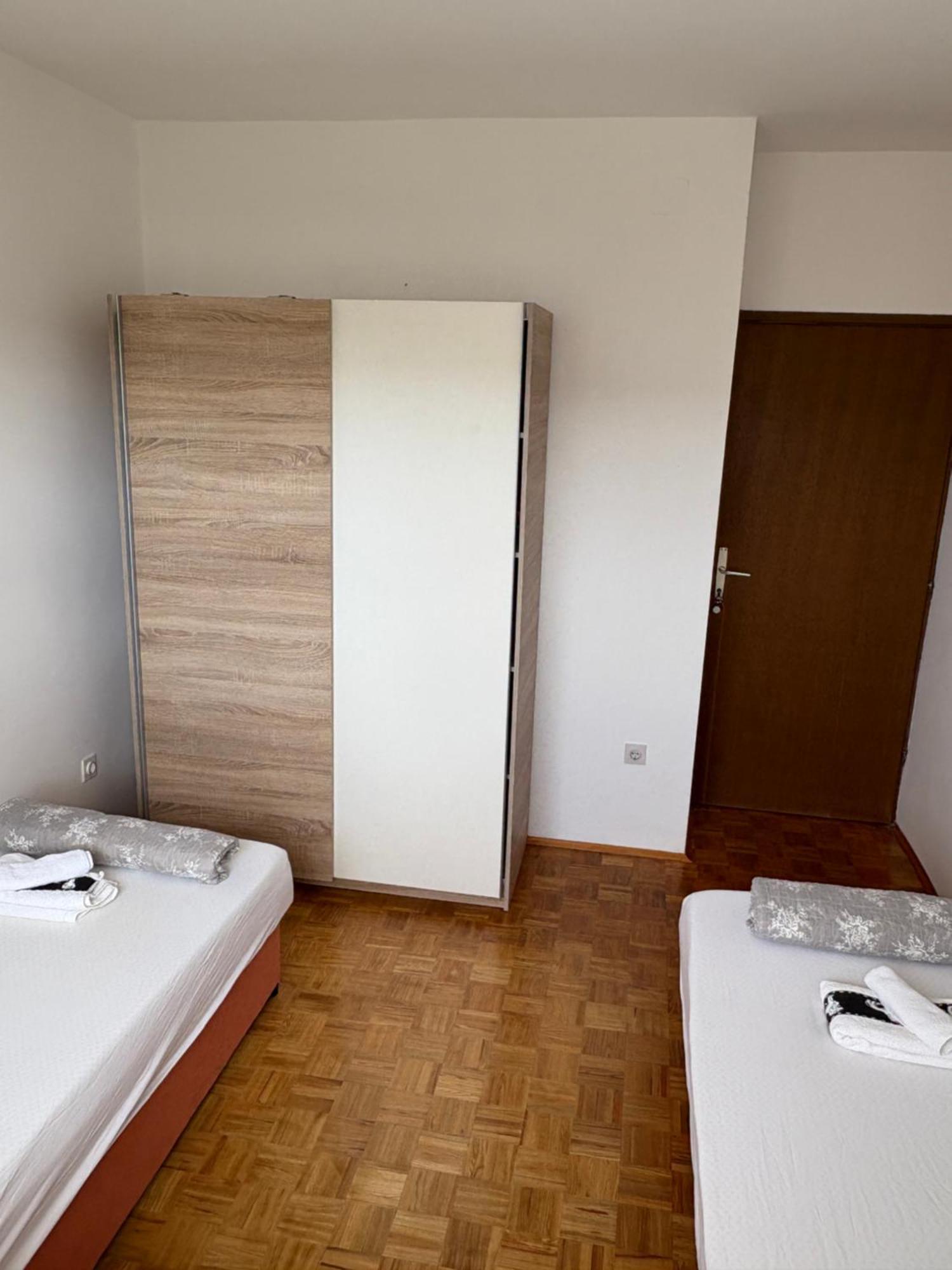Apartman Danijela Vodice Luaran gambar